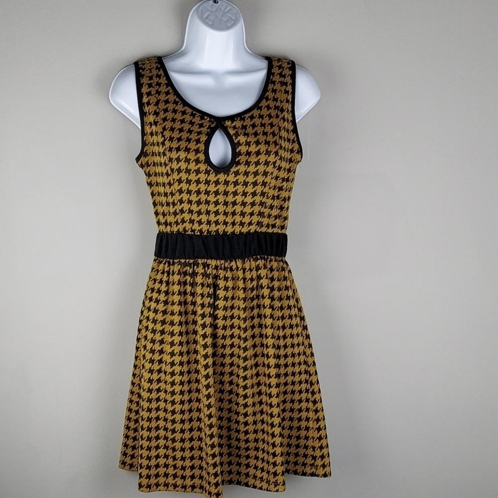 O'-Sher Yellow Houndstooth Mini Dress, Size Medium